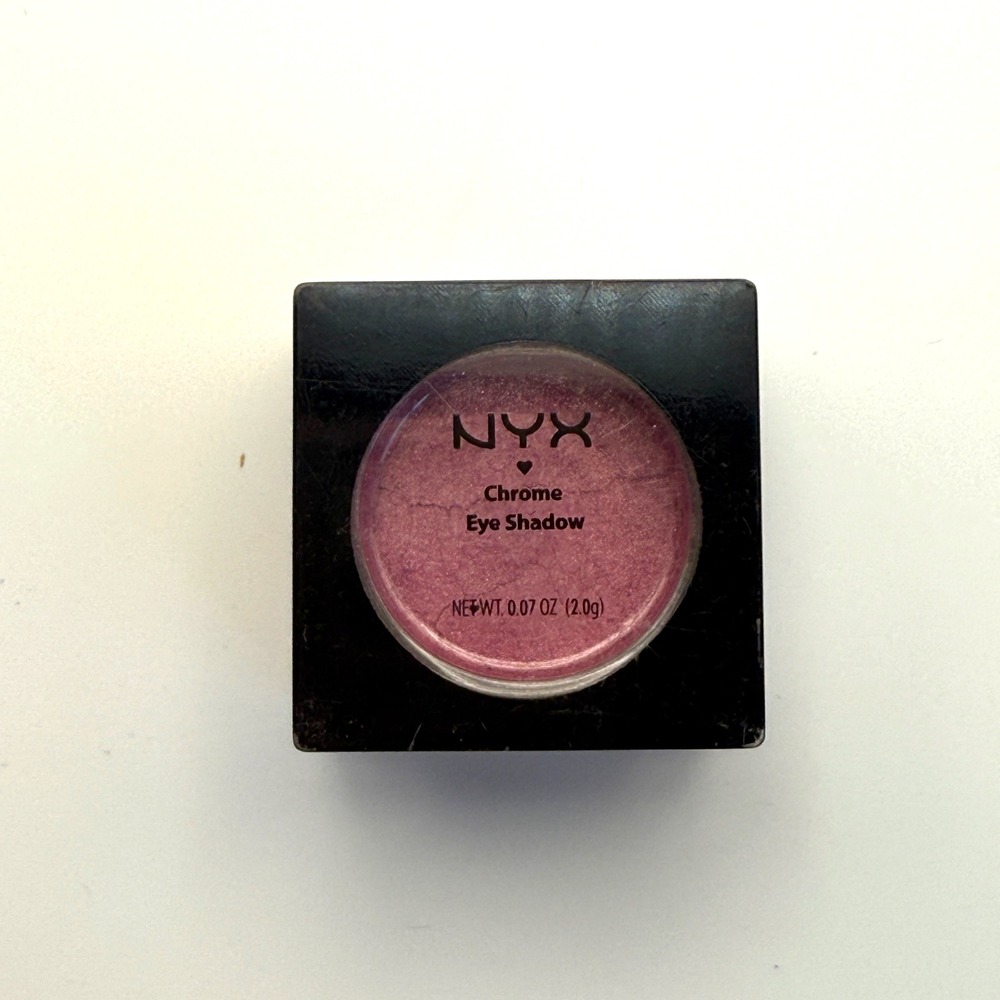 NYX Chrome Eyeshadow CES58 Lemon Drop Purple Plum Makeup Cosmetic Beauty